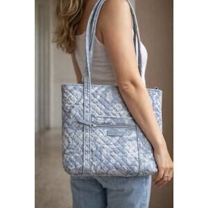 Vera Bradley Blue Floral Quilted Tote Bag 🌸 Zip Top Shoulder Purse